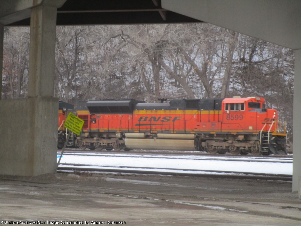 BNSF 8599